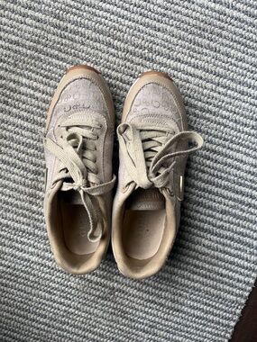 Guess Beige Taupe Signature Logo Sneakers in